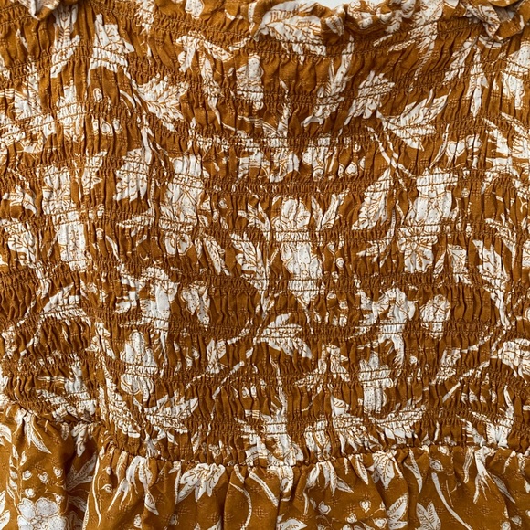 Universal Thread Top - Picture 2 of 5